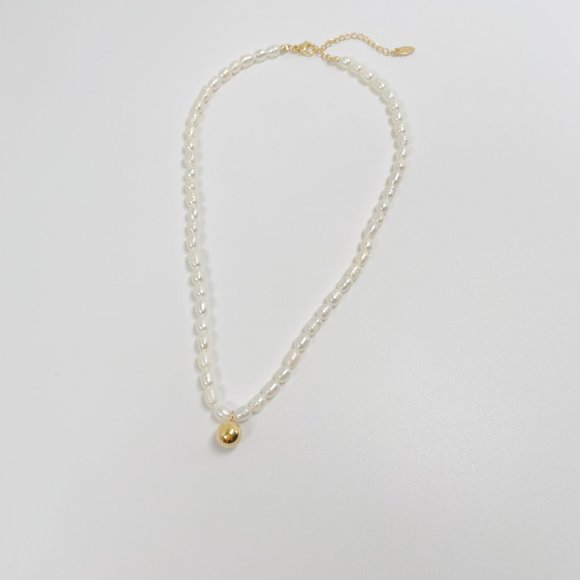 Natural Pearls and 18K Real Gold Plated Bead Choker Necklace - Picture 2 of 6